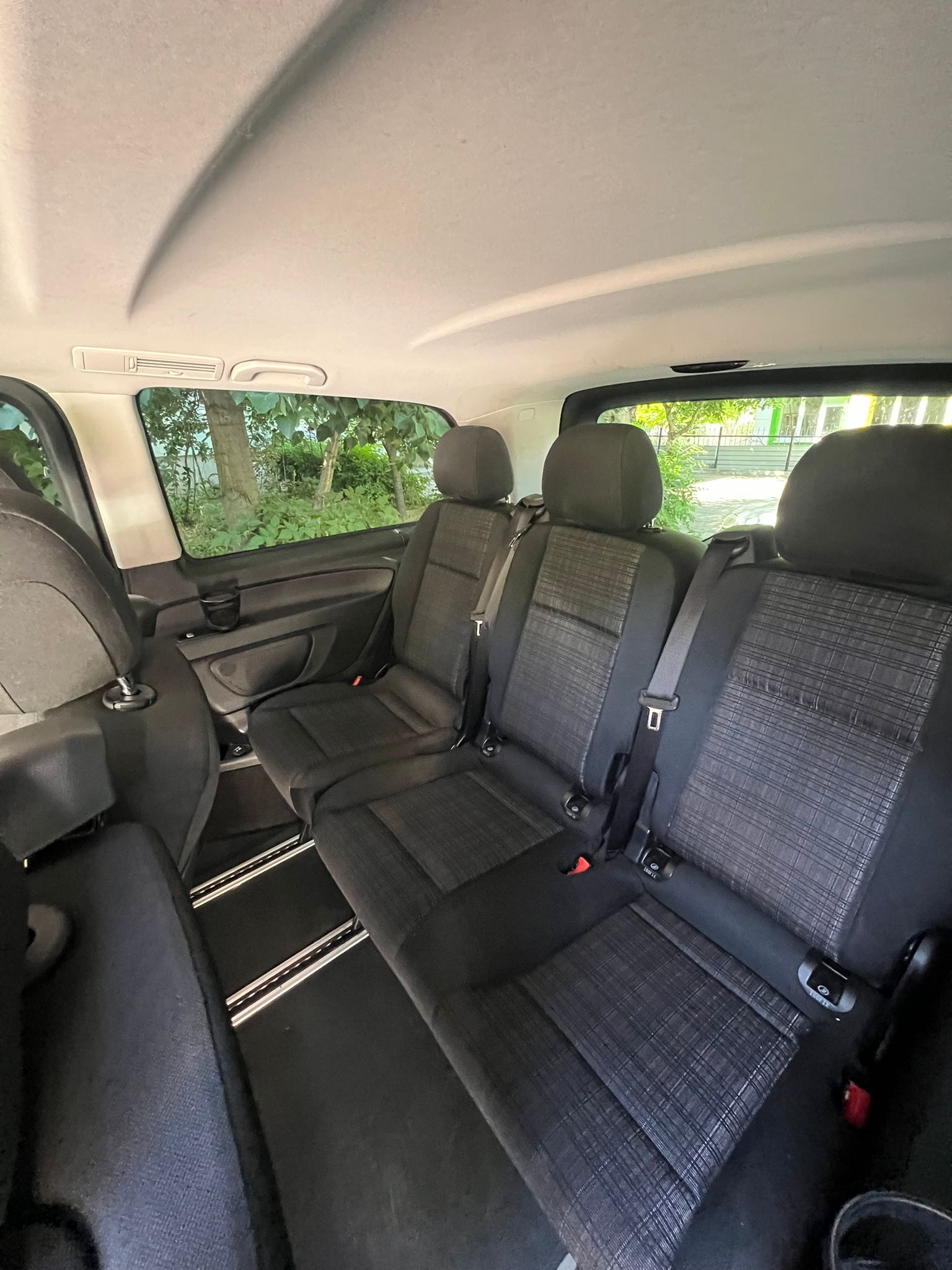 Vehicul 8+1 Interior 2