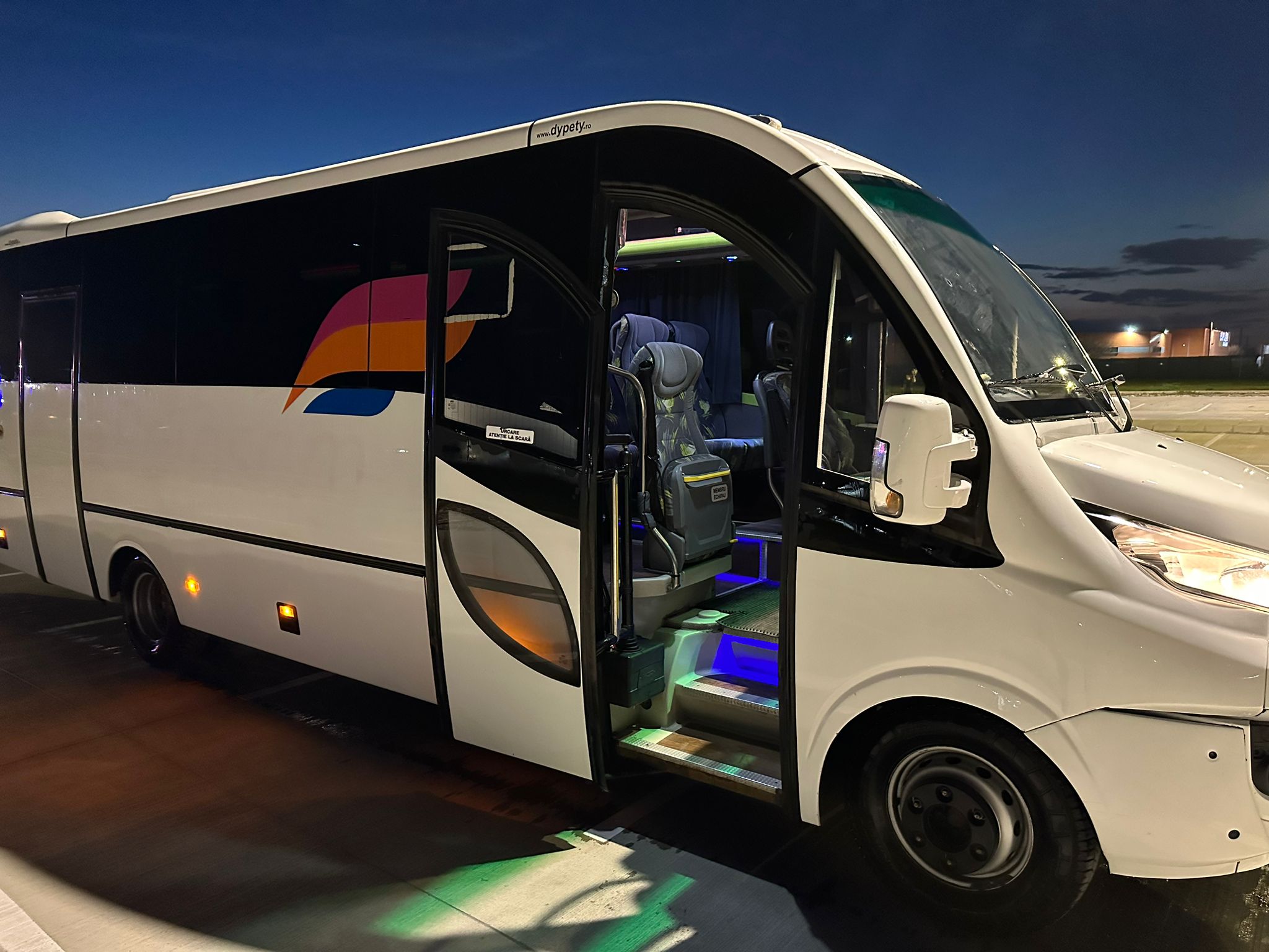 Autobuz Exterior
